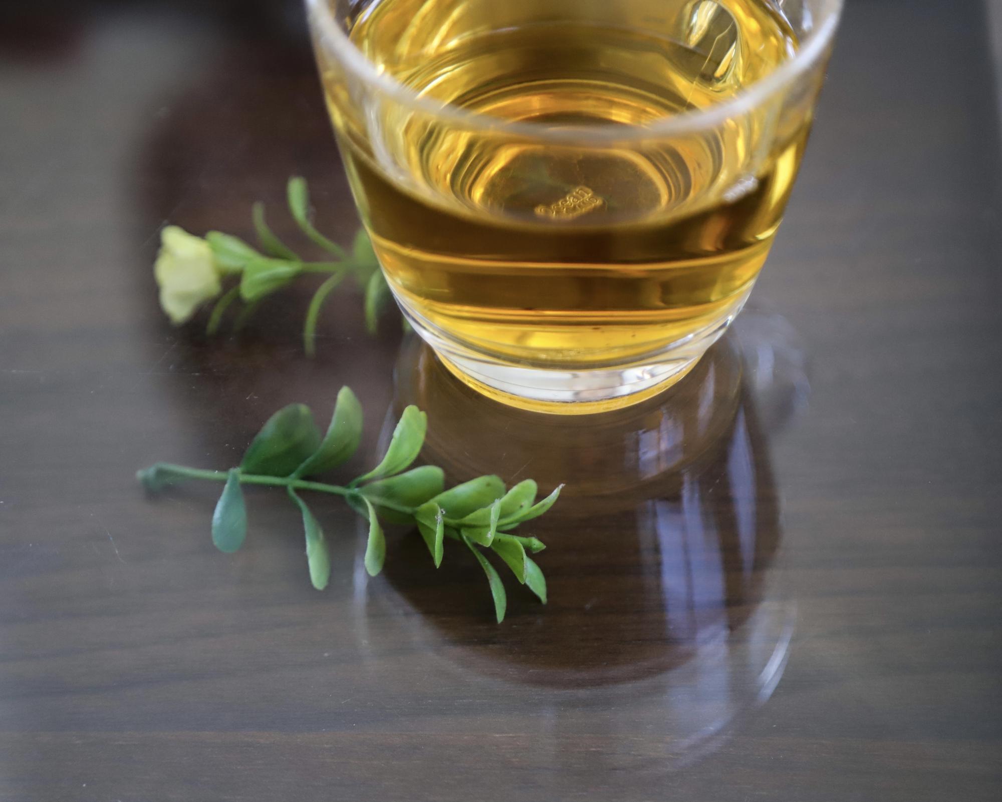 那瓶標著「冷壓初榨」的苦茶油，可能不是你想的那樣