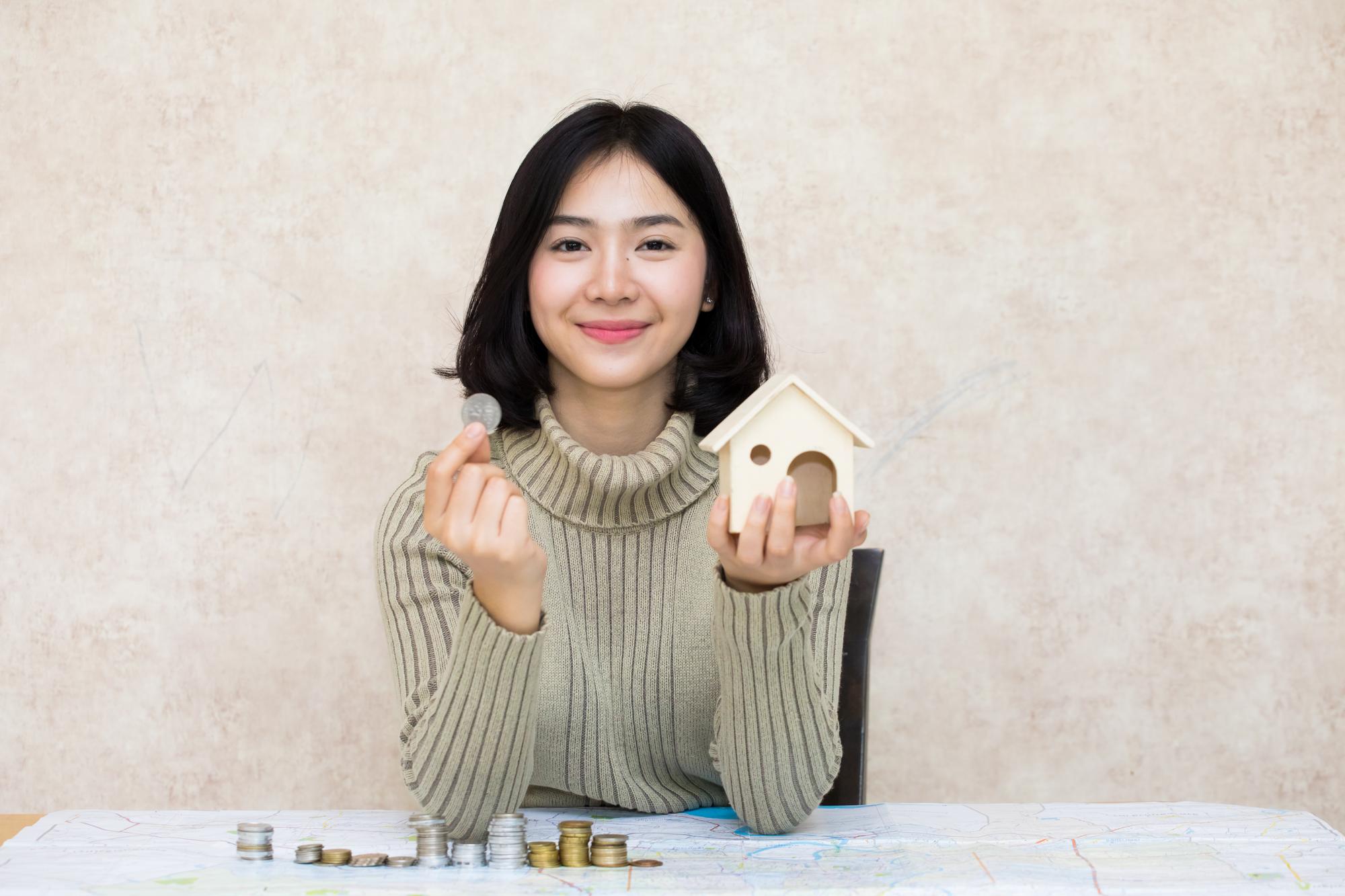 央行連10凍+微調鬆綁：看懂三組數據，才知道這場遊戲誰真的得利