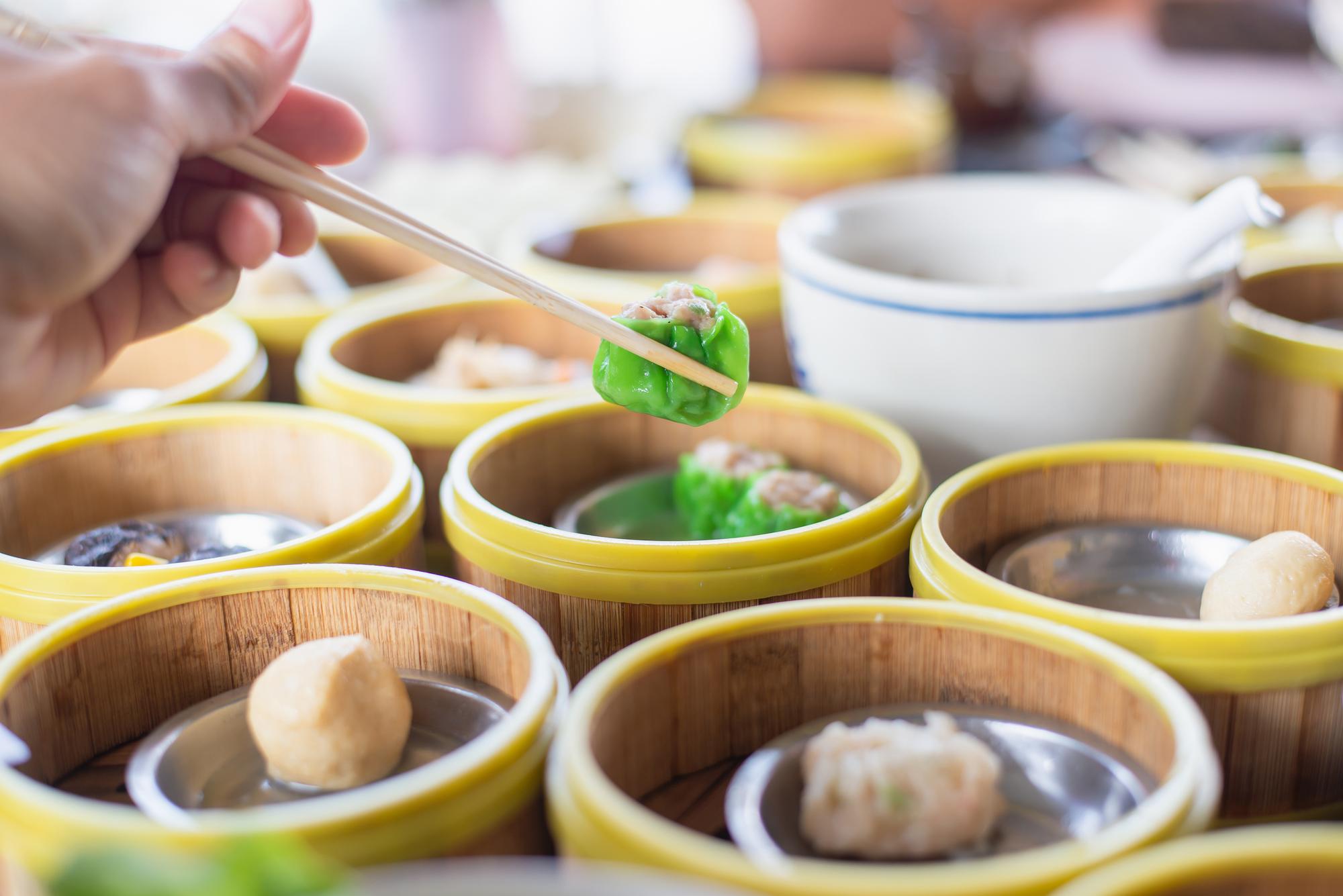 一碗一地的執念：當五十位評審遇上千萬次點擊的美食地圖