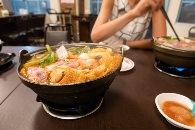 當火鍋店開始買自己的股票：築間的味道，還剩多少溫度？