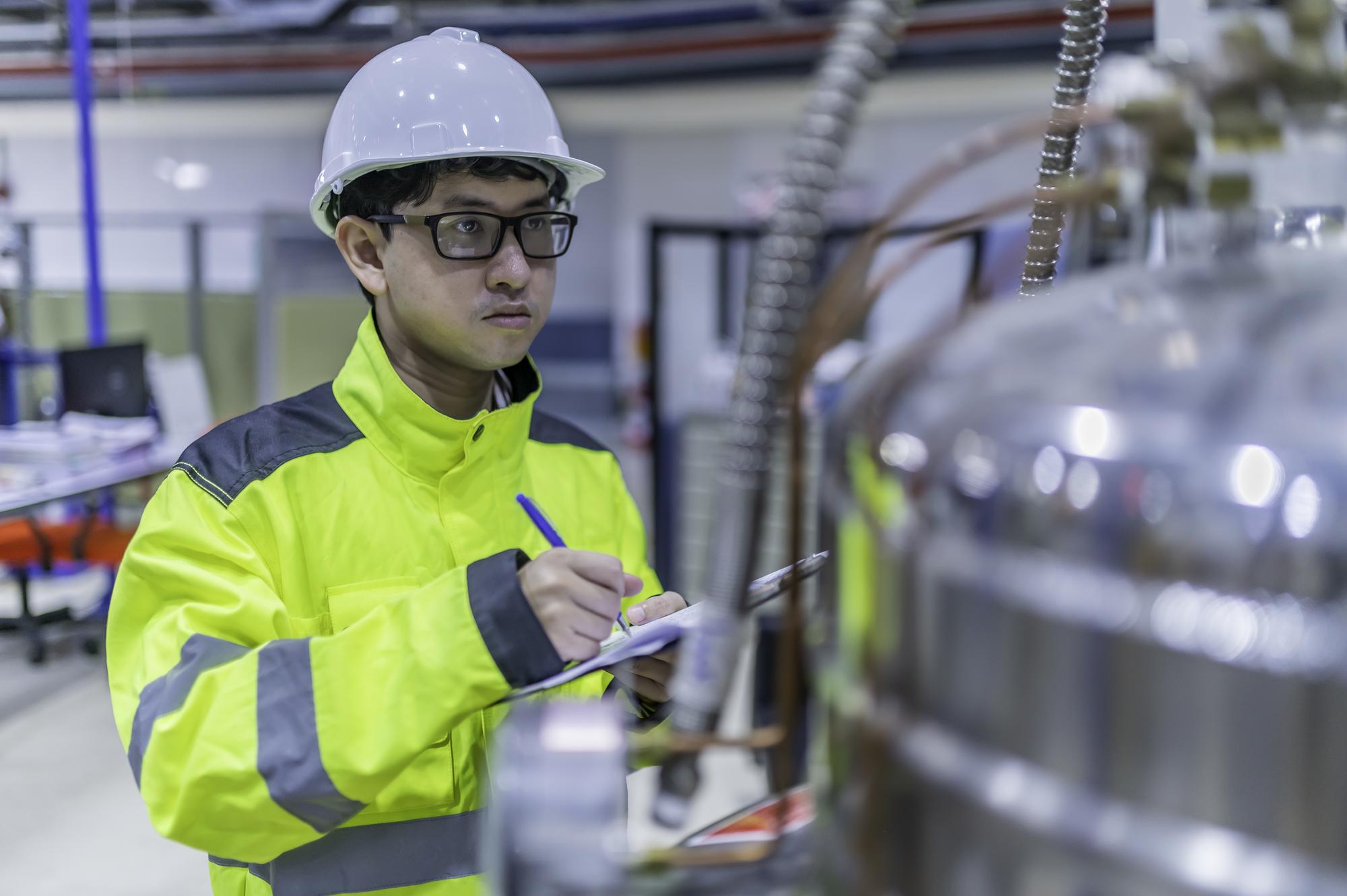 電價再漲10%,這四個產業最受傷──惠譽正式示警,你的工作在名單上嗎?