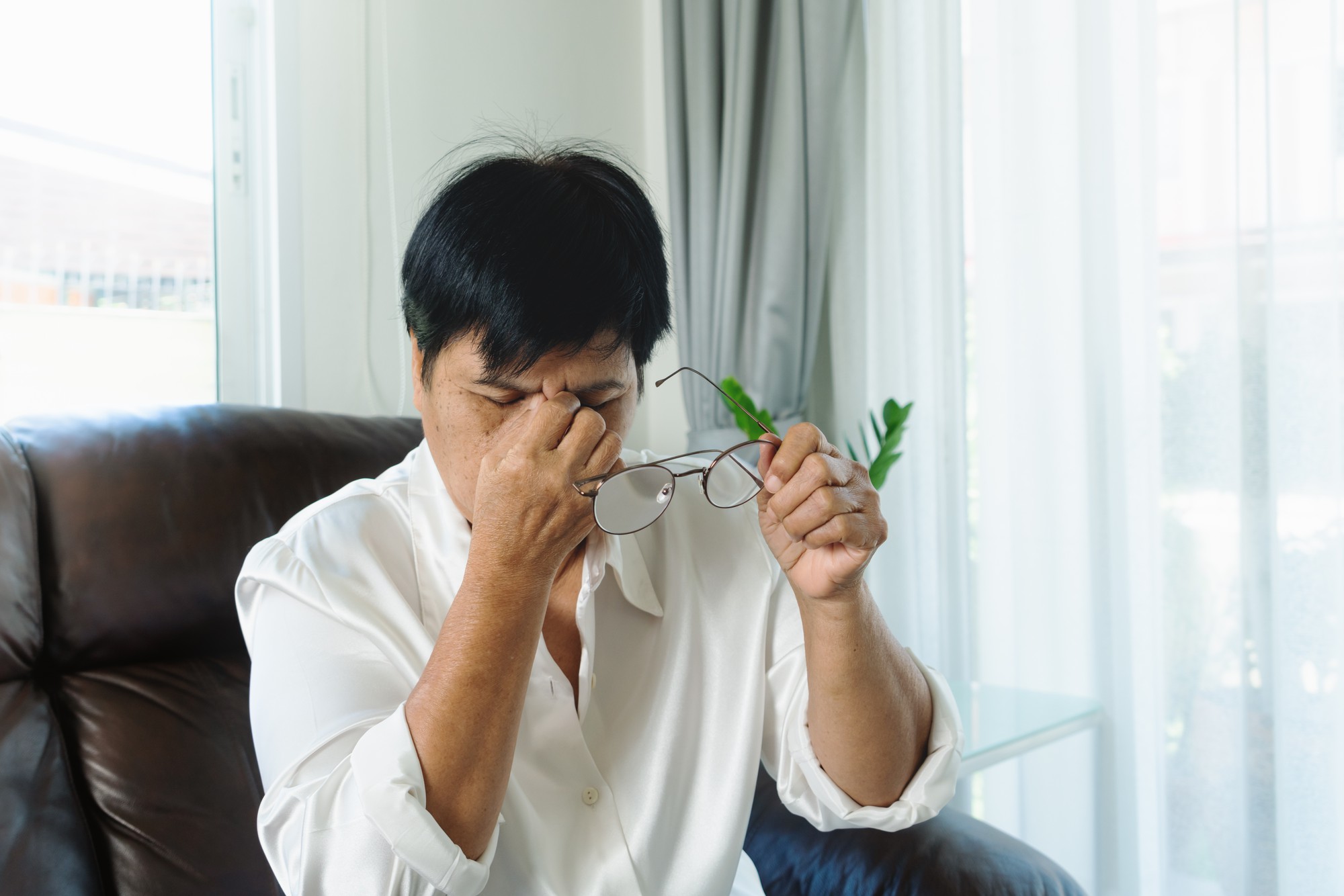眼睛紅腫像兔子？點眼藥水沒用？結膜炎千萬別亂來 — 相關圖片2