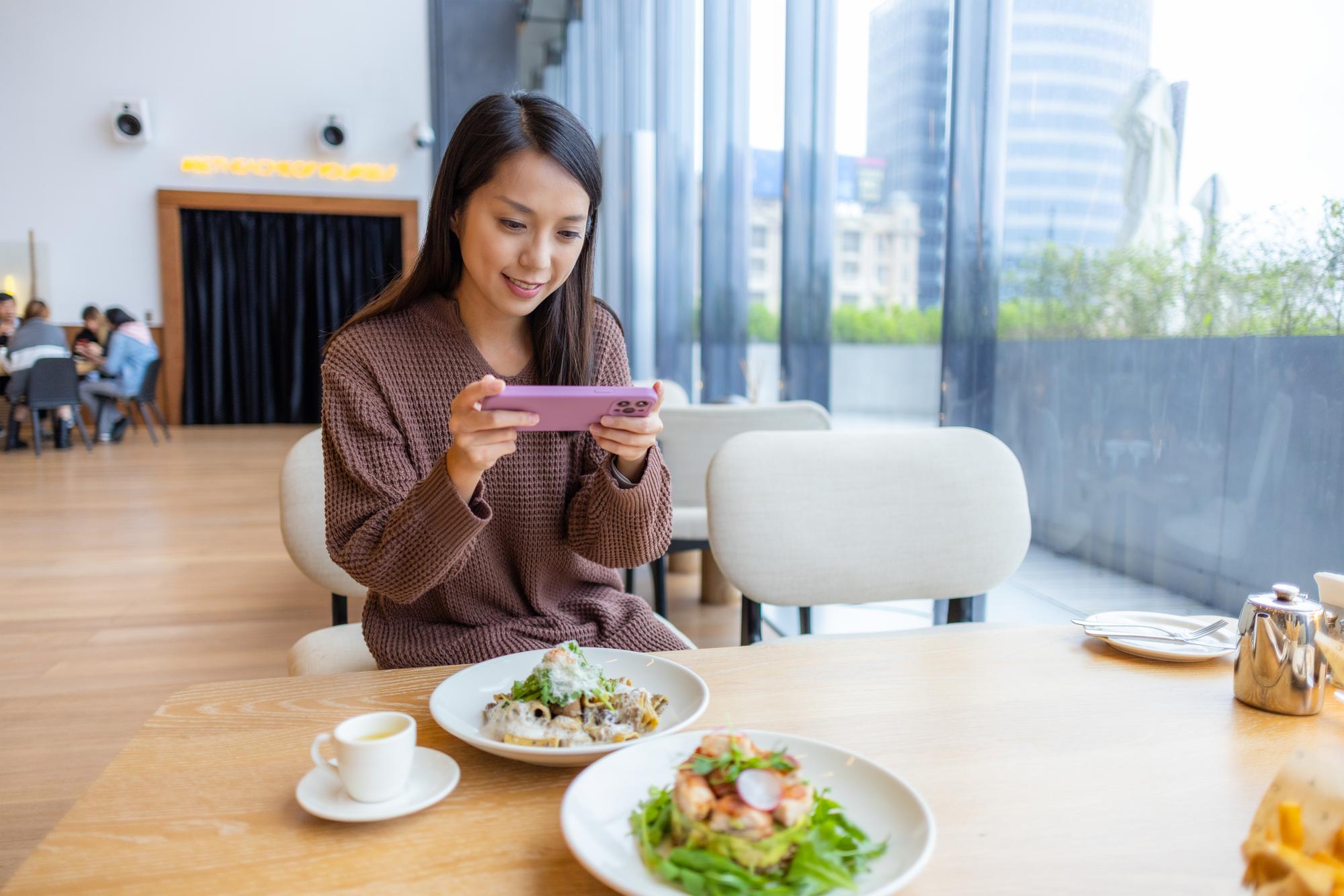 當擺盤比食材貴：早午餐、健康餐盒與無菜單料理的價格真相