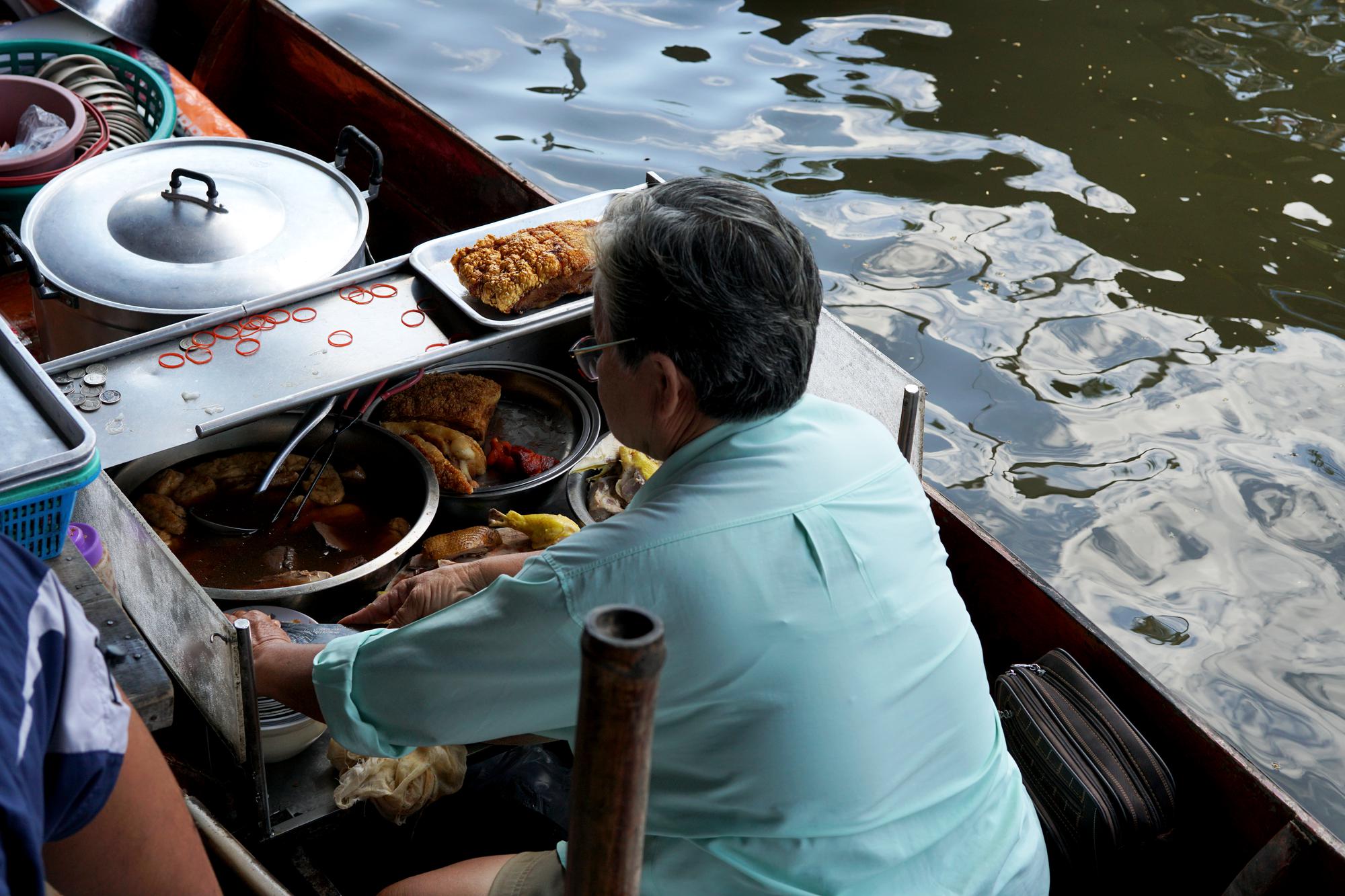 那條便當店的炸魚排，如今躺在38樓的白瓷盤上 — 時代熱搜美食深度報導