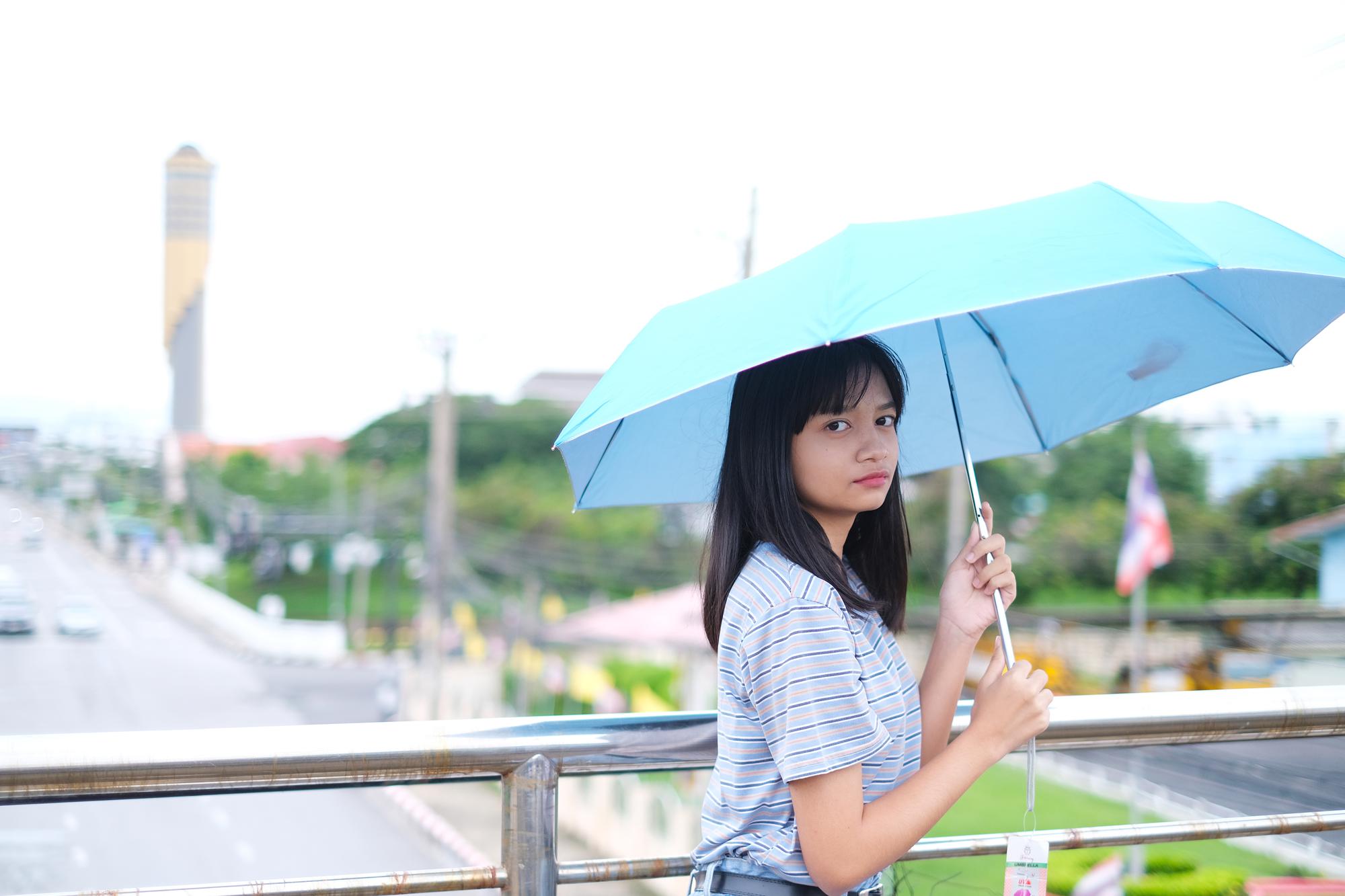 梅雨季的空檔，熱得像話題本身