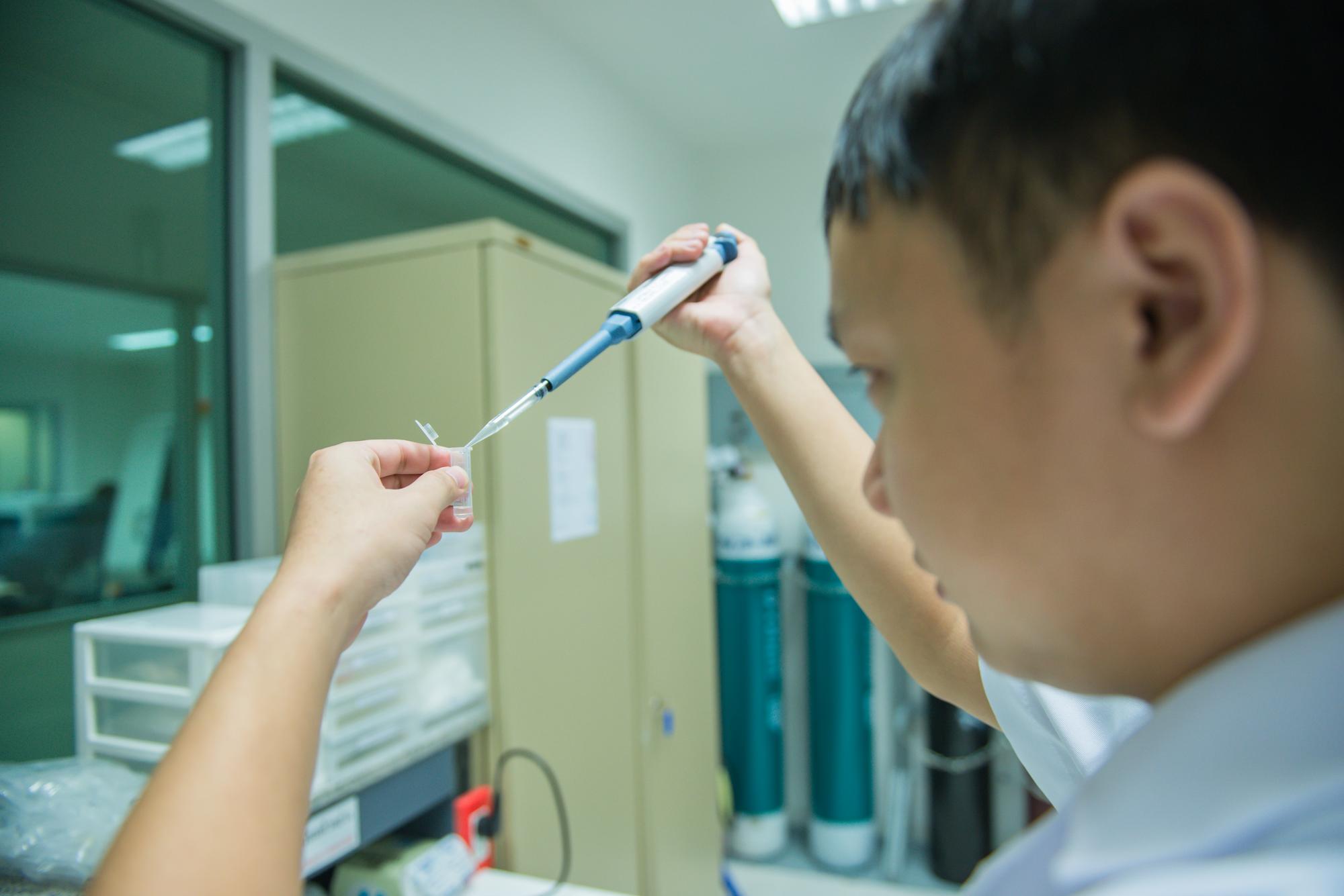 更衣室裝針孔？愛爾麗偷拍案，女生們該怎麼保護自己