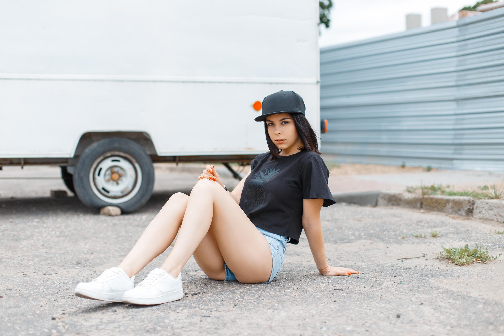 PUMA削掉賽車鞋後跟，ROSÉ穿上的不只是穆勒鞋——是整個世代的鬆綁