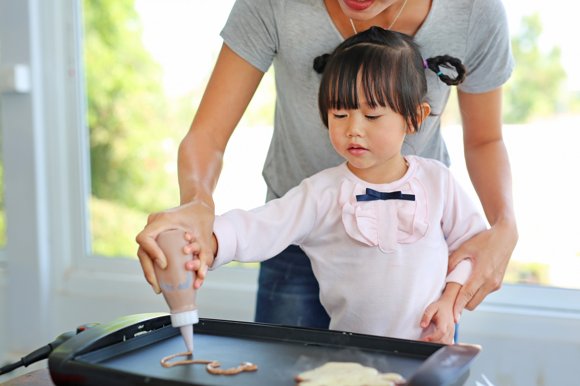平價鐵板燒的親子奇蹟：孩子不吵、爸媽不累的用餐日常