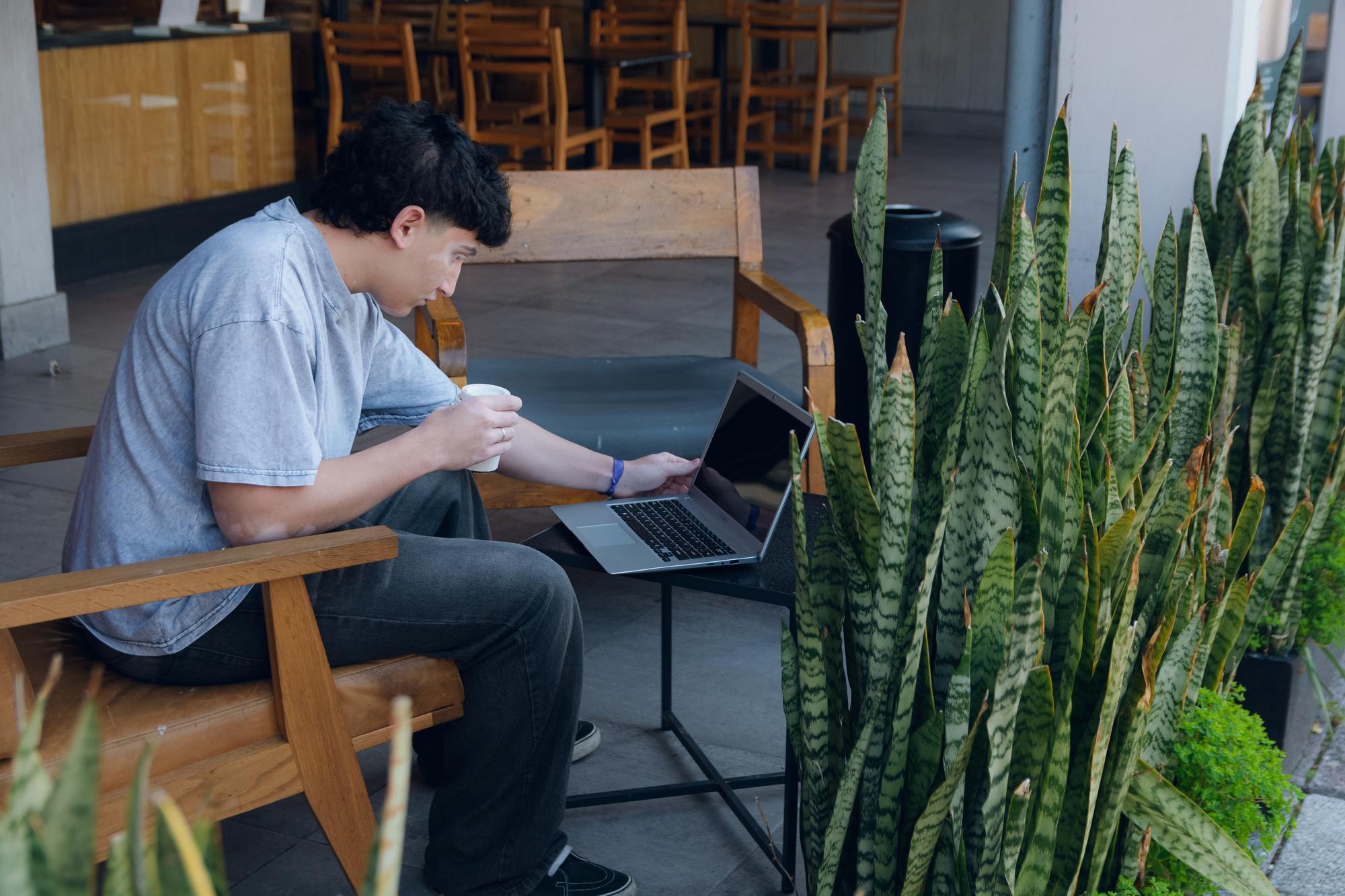 Intel 聯手 Dell 打反擊：599美元全金屬筆電能不能擋住 MacBook 壓境？ — 點擊預覽