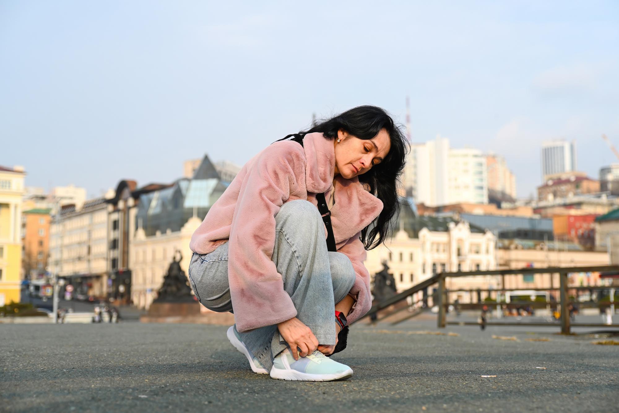 薄底鞋回潮：當美學與足弓支撐成為對立命題