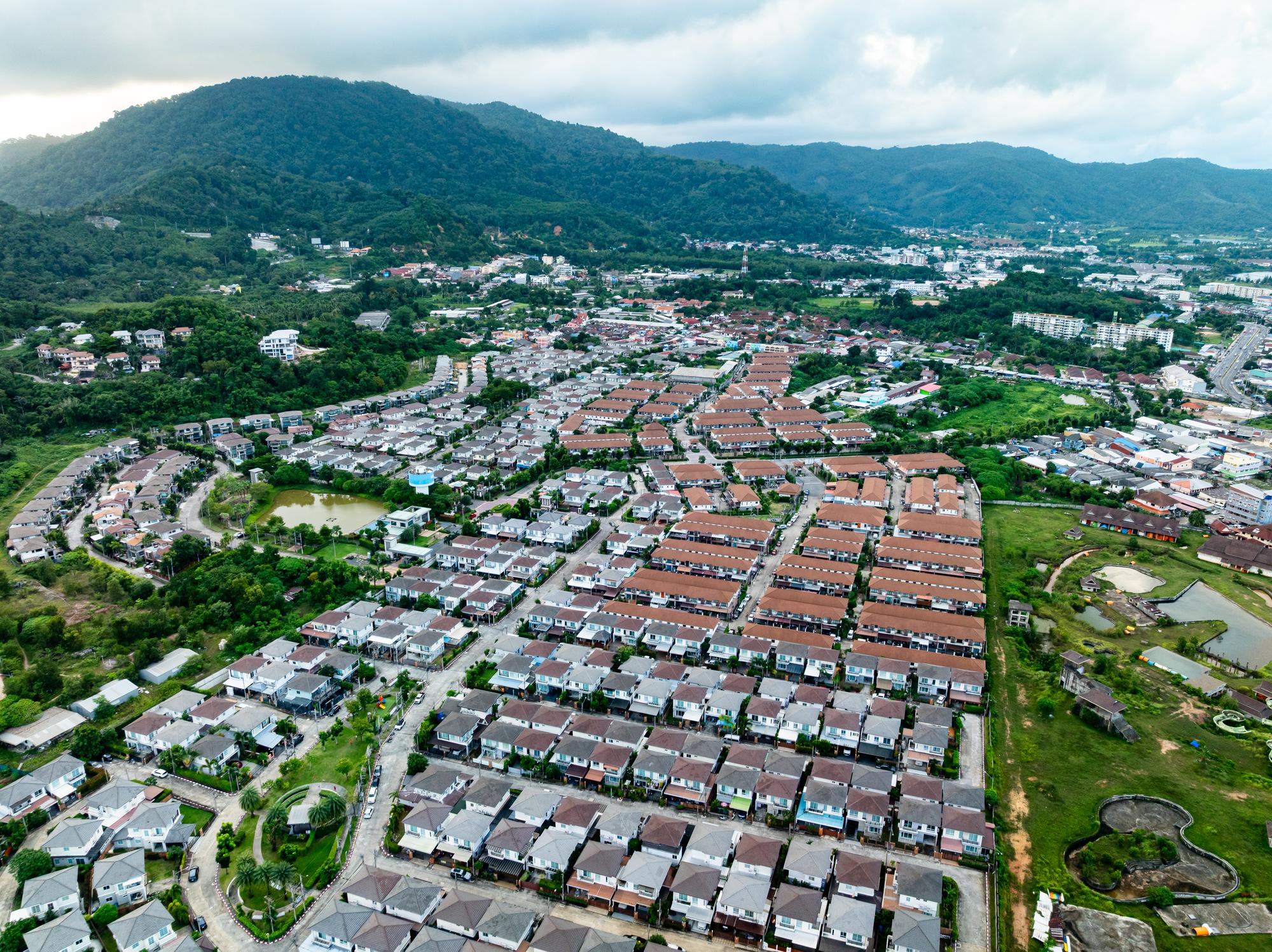 北台灣房市冰封：單週成交不到1組，1600案待售的真相