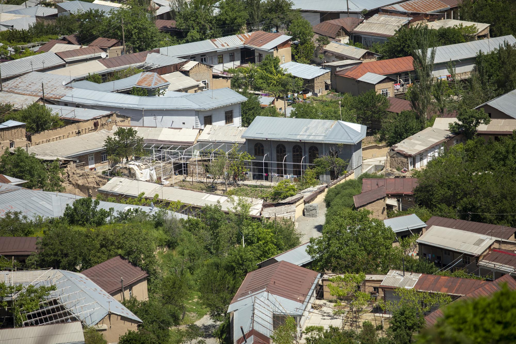 限貸令下的平行時空：首購族斷頭，富人搶蓋別墅——2026房市分化預告 — 相關圖片3