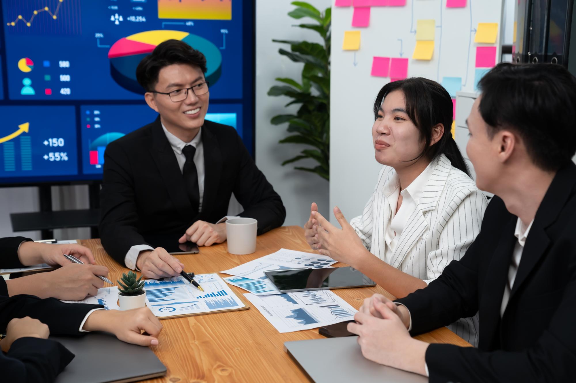 108點樂觀指數背後：老闆笑了，員工哭了——拆解台灣企業復甦的真實溫差