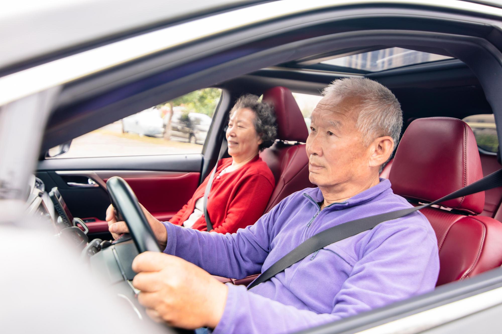 70歲換照新制上路：一場只敢對老人動刀的道路安全實驗