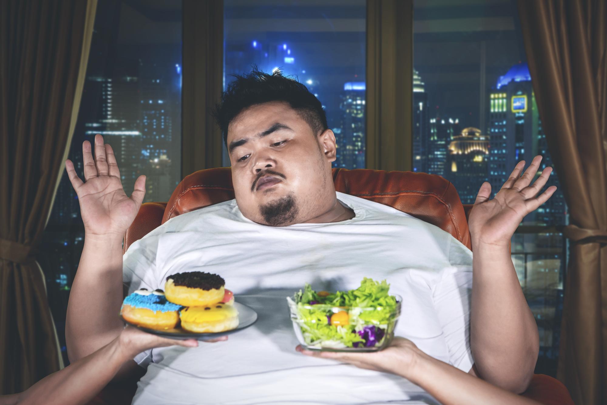 世界盃熬夜看球要命！醫師警告：不只變胖，還可能送急診 — 相關圖片2