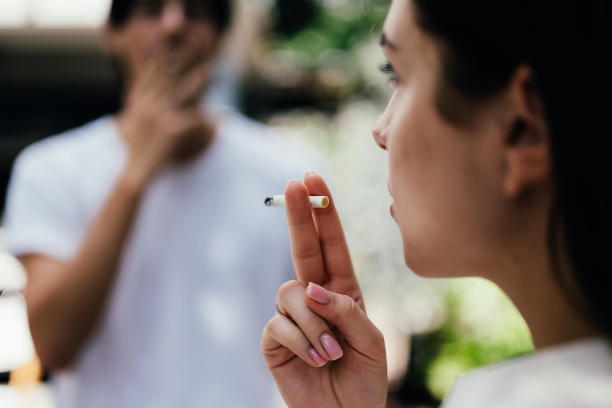 戒菸就贏比賽惹議：警察忙到翻還要幫衛福部宣導？8萬獎金背後的真實人生