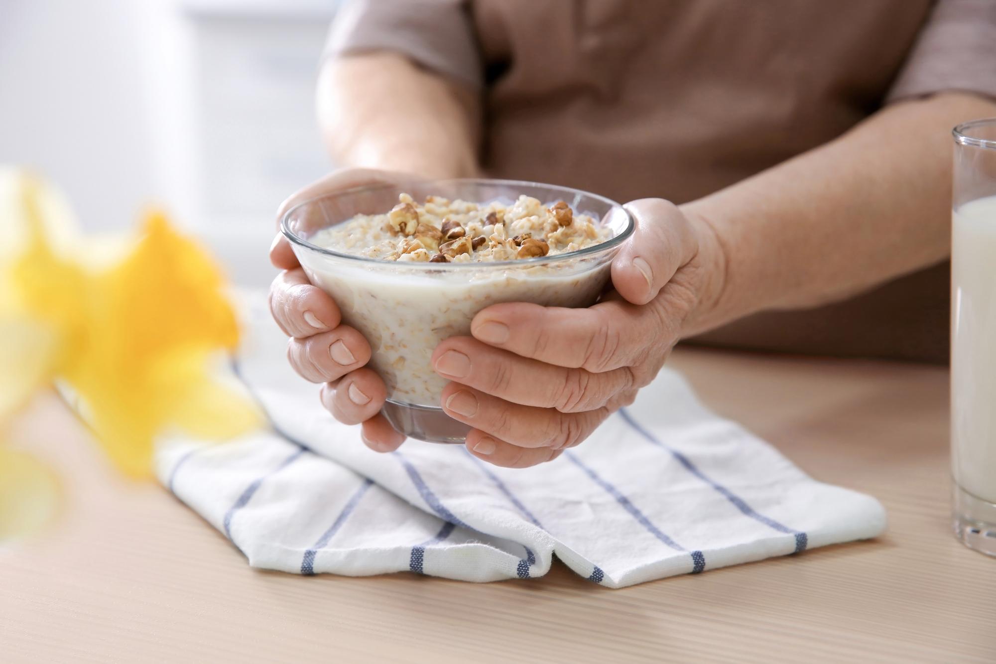 燕麥奶、全麥吐司、紫米飯糰真的比較健康？醫師：很多人花錢買心安