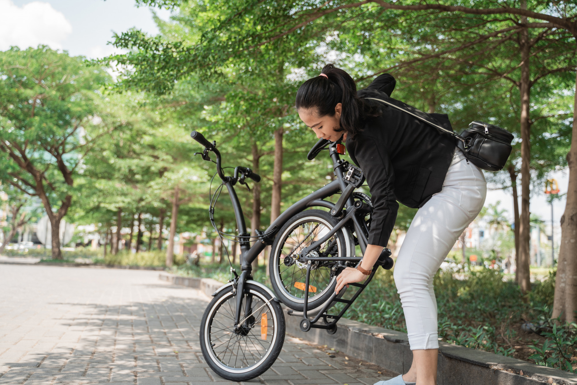 苗栗山線要有 YouBike 了——但讓孩子騎車上學，家長為什麼吵翻天？